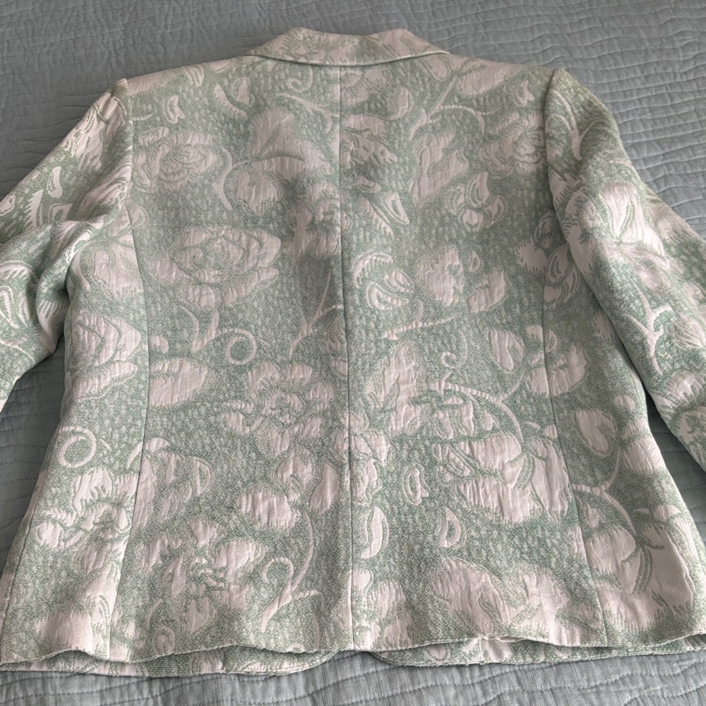 Alfred Dunner Mint Green and White Floral Blazer Size 8 in good condition - Picture 3 of 8